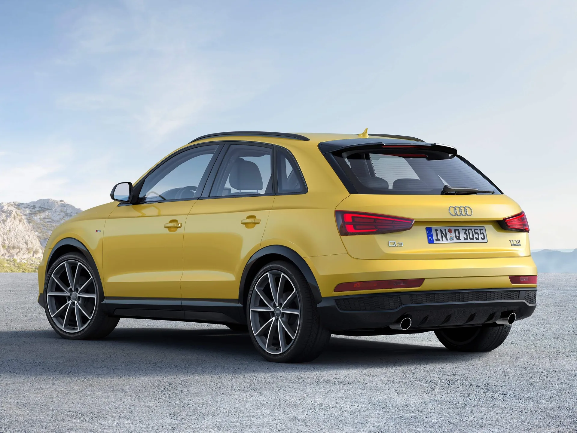Audi Q3 (2017) – zadní tříčtvrteční pohled