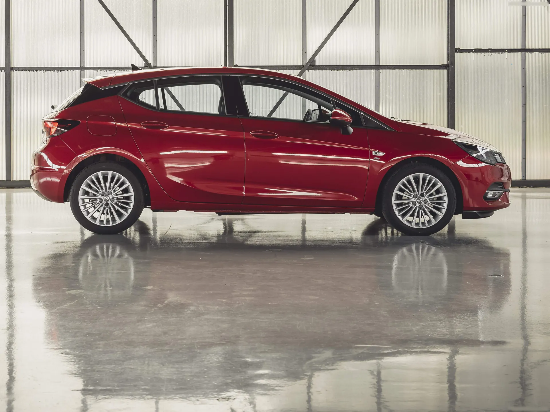Vauxhall Astra (2020) – boční profil