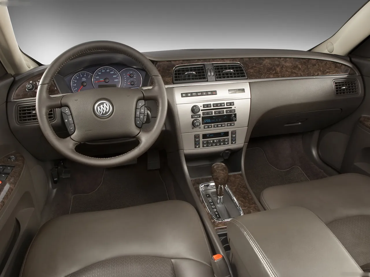 Buick LaCrosse Super (2008) – interiér