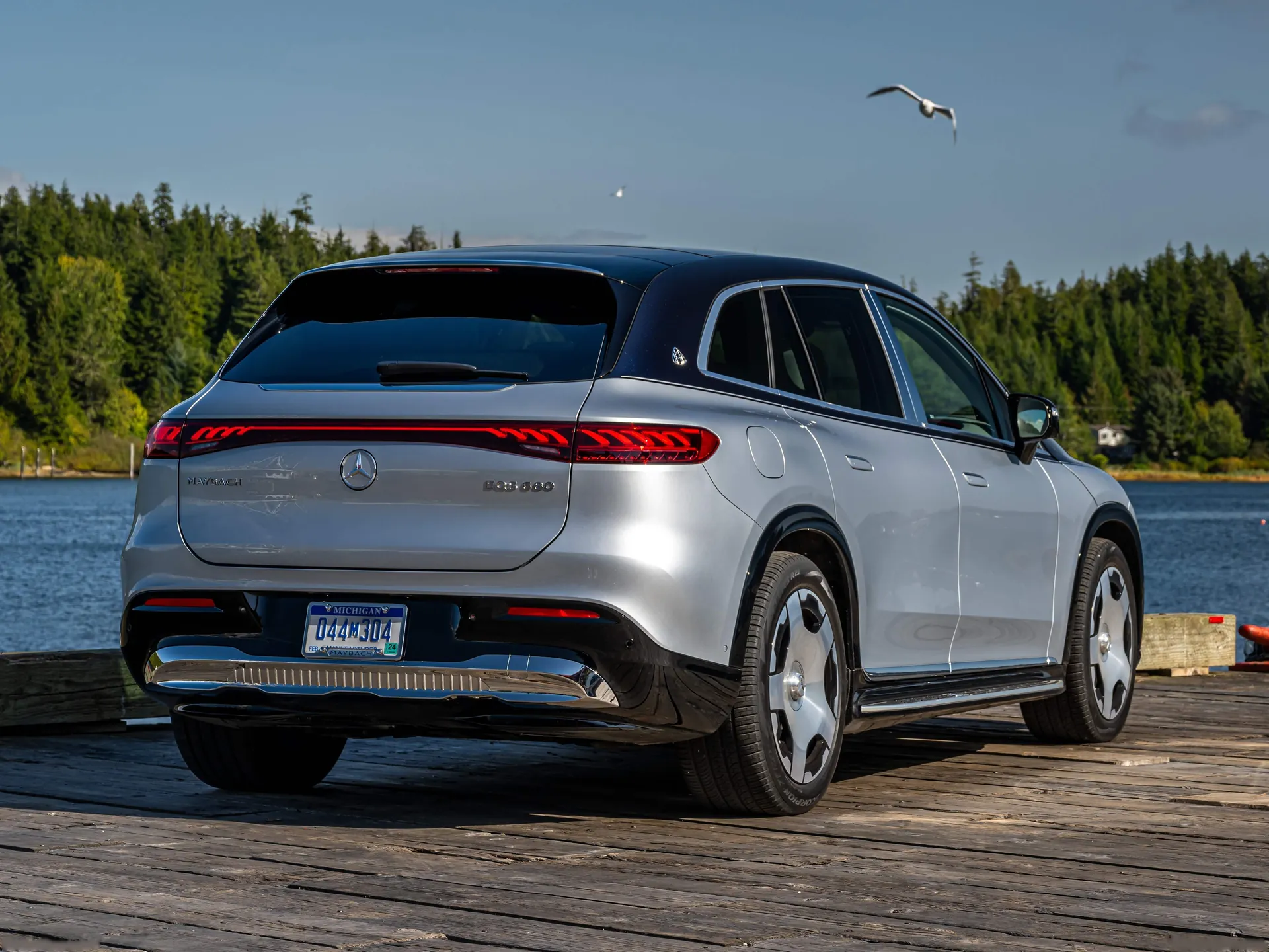 Mercedes-Benz EQS SUV Maybach (2024) - Rear Three-Quarter