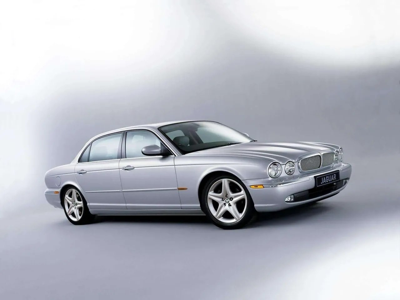 Jaguar XJ8 L (2005)