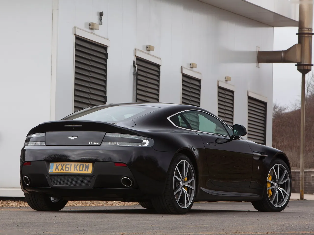 Aston Martin V8 Vantage (2012) - Rear Three-Quarter