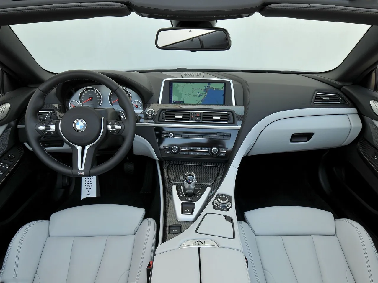 BMW M6 Convertible (2013) – interiér