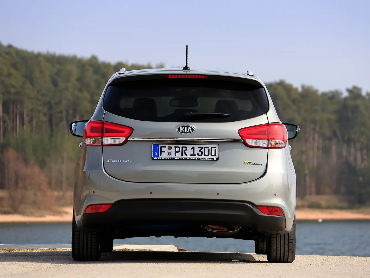 Kia Carens (2013) – zezadu