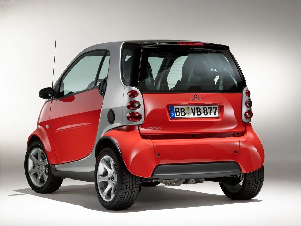 Smart fortwo coupe (2005) – zadní tříčtvrteční pohled