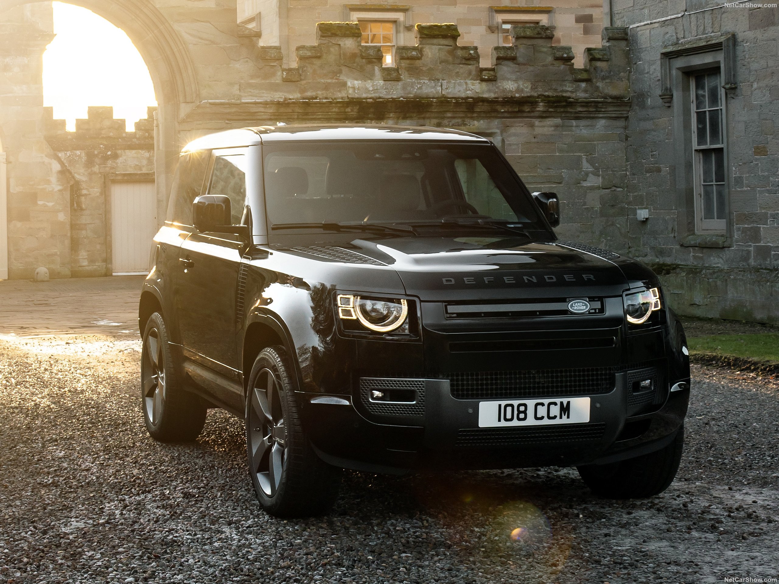Land Rover Defender V8 90 (2022)