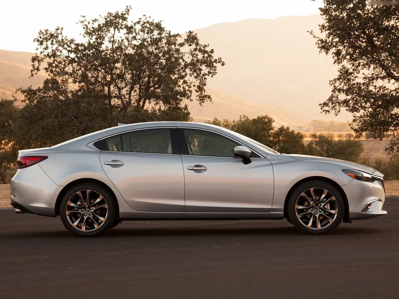 Mazda 6 (2016) – boční profil