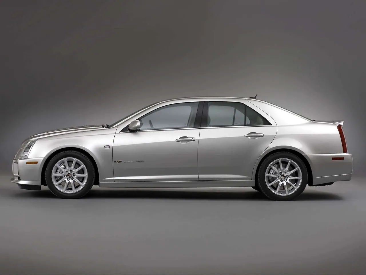 Cadillac STSV (2006) – boční profil