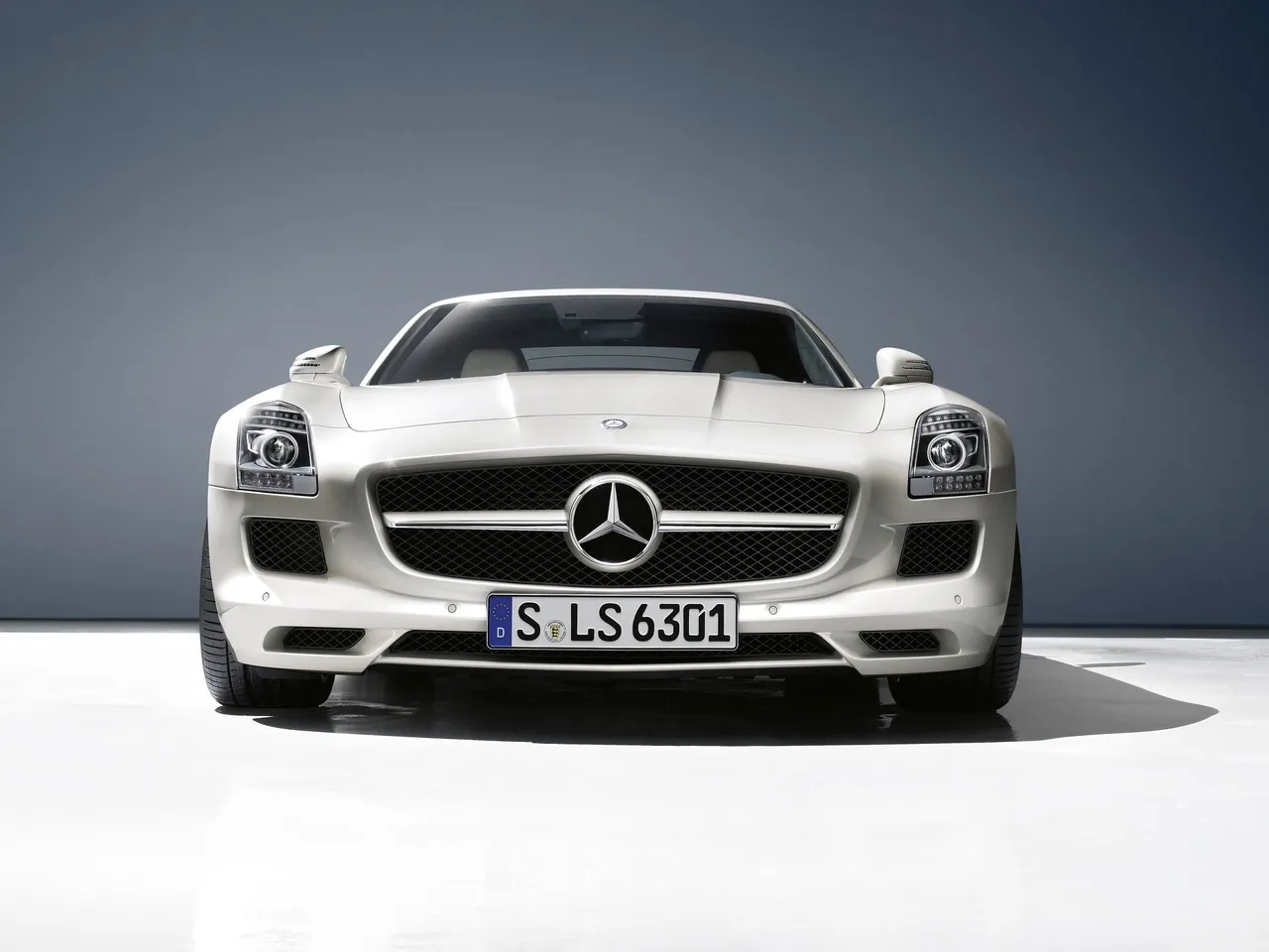 Mercedes-Benz SLS AMG Roadster (2012) – zepředu