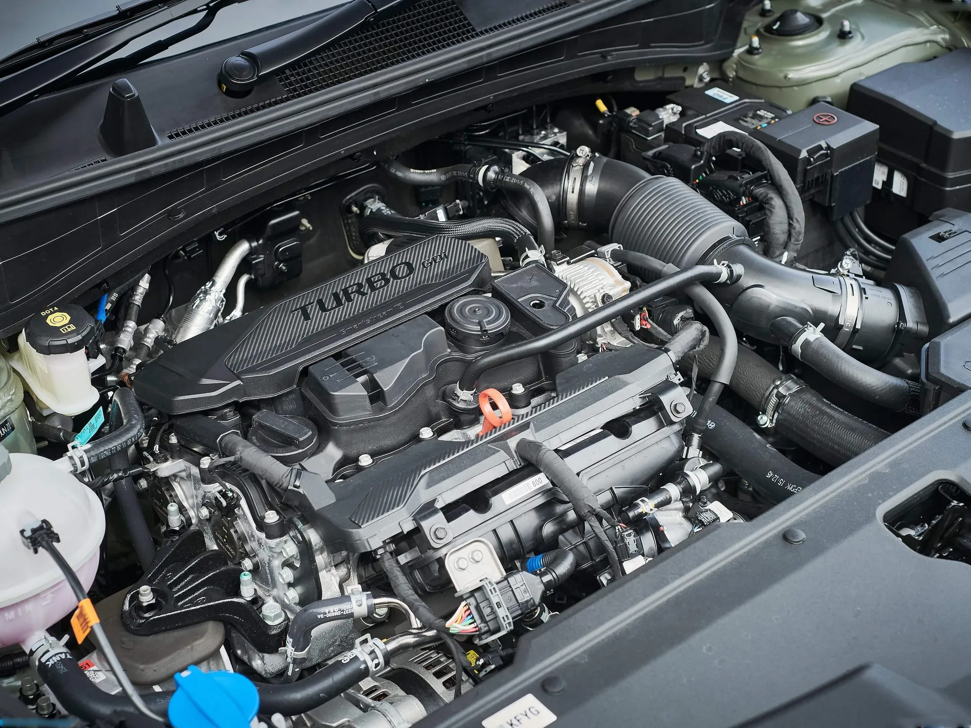 Kia Sportage (2022) – motorový prostor