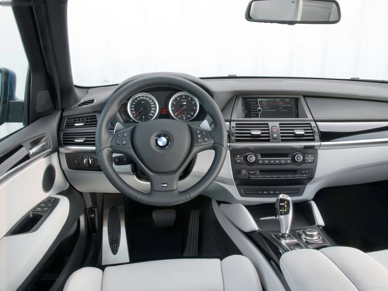 BMW X5 M (2010) – interiér