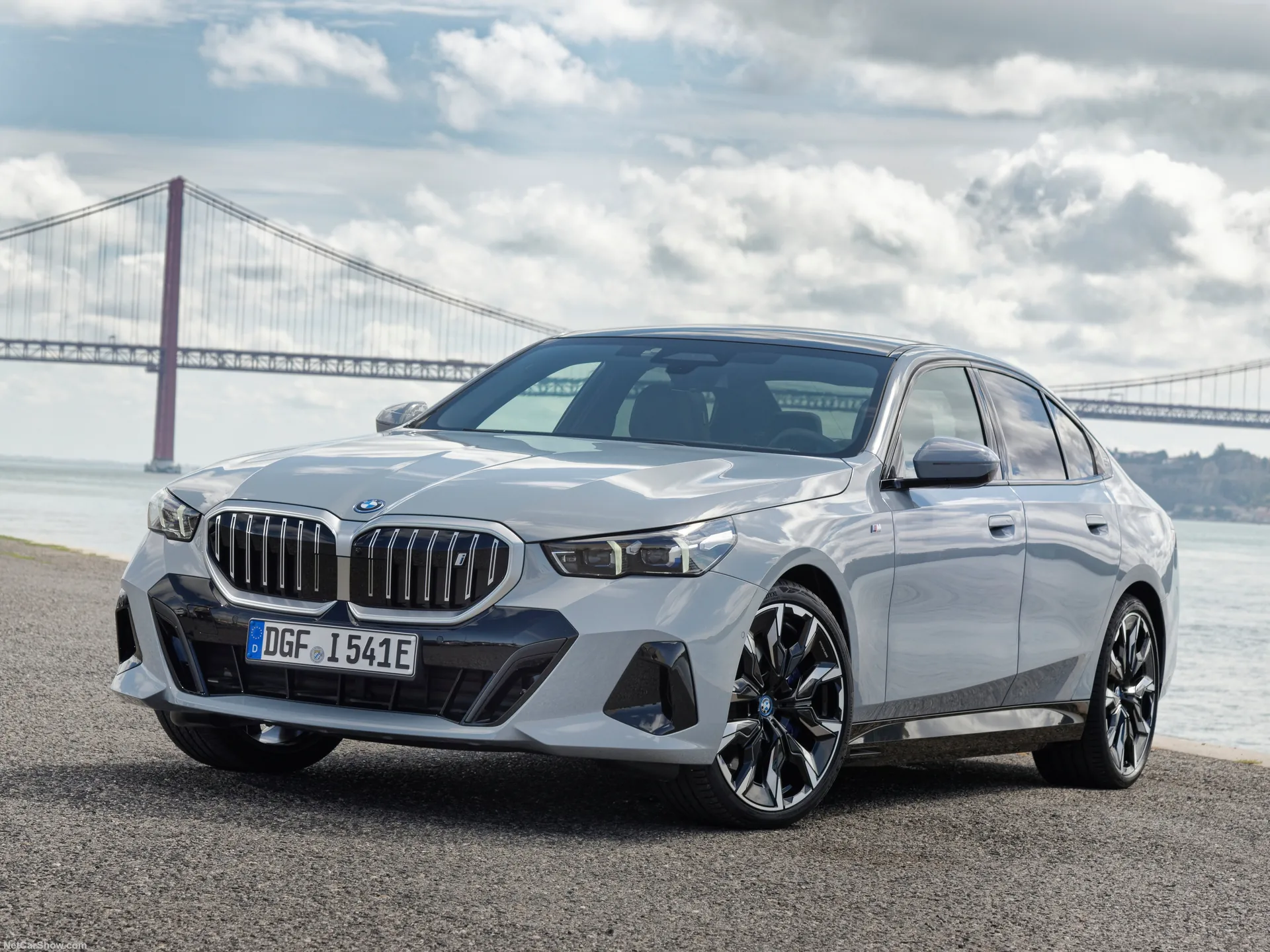 BMW i5 (2024)