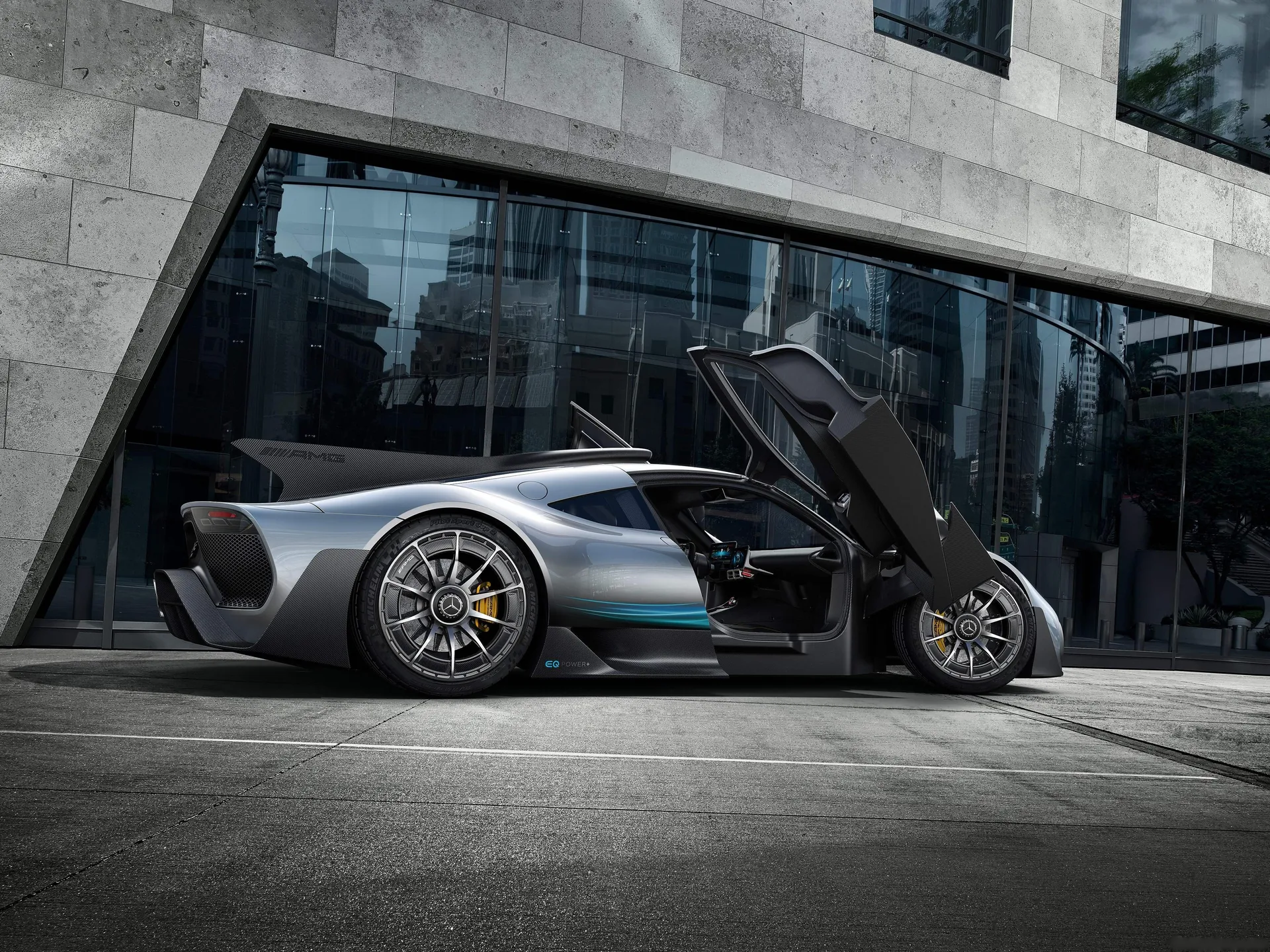 Mercedes-Benz AMG Project ONE Concept (2017) – boční profil