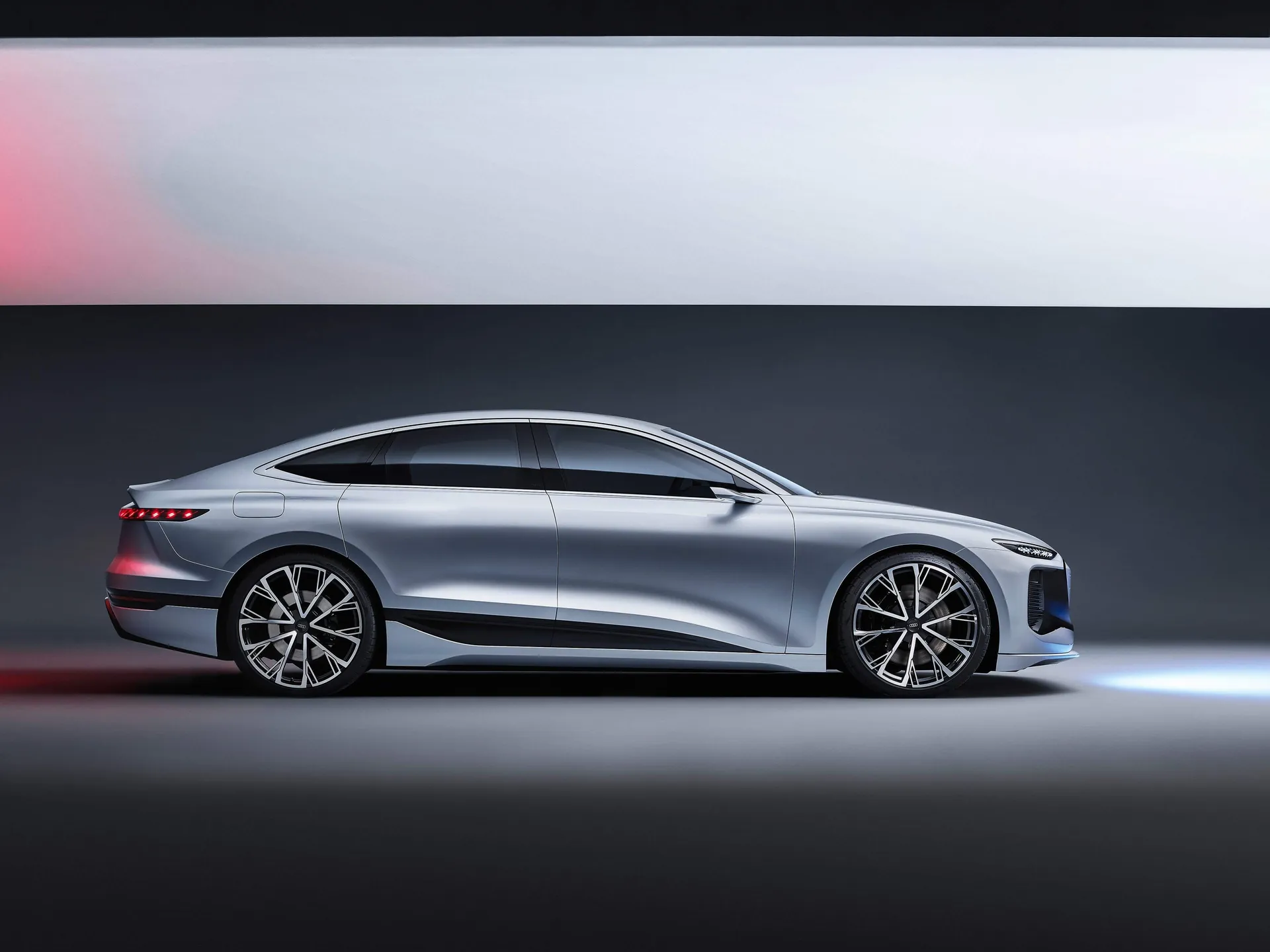 Audi A6 e-tron Concept (2021) – boční profil