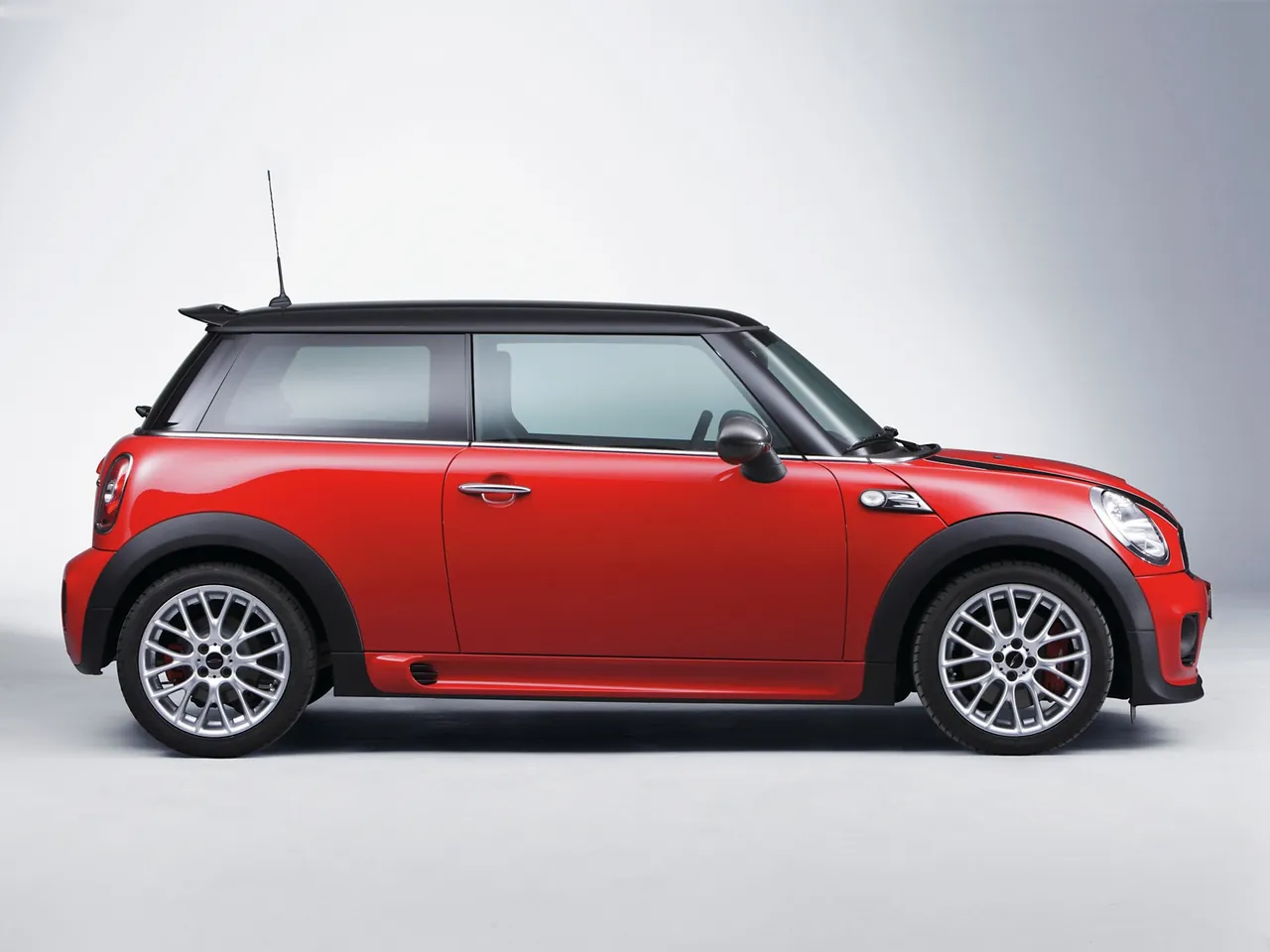 Mini Cooper John Cooper Works (2009) – boční profil