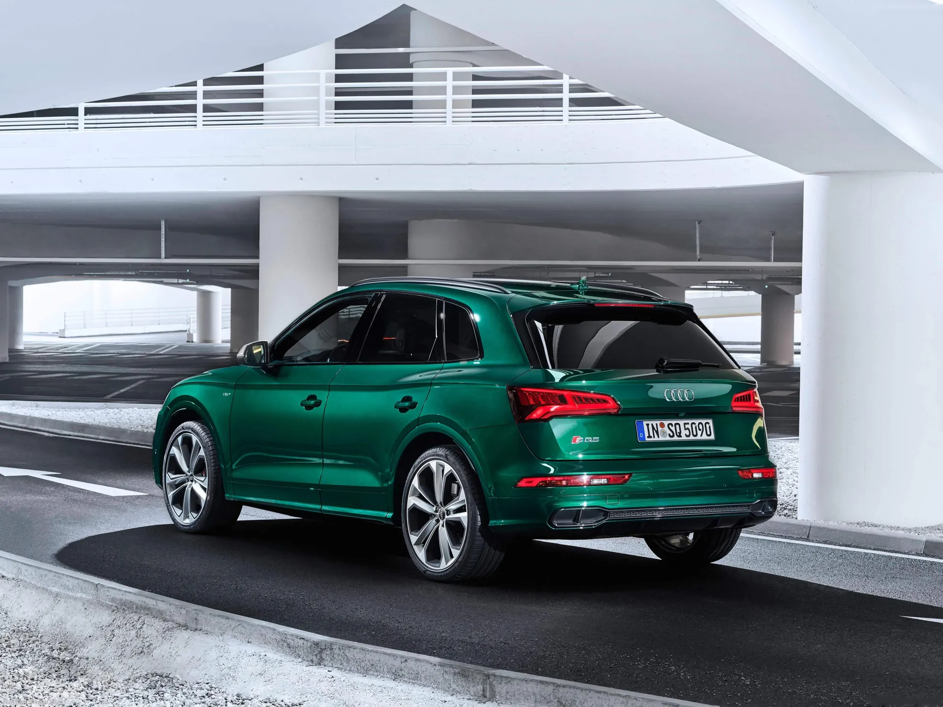 Audi SQ5 TDI (2020) – zadní tříčtvrteční pohled