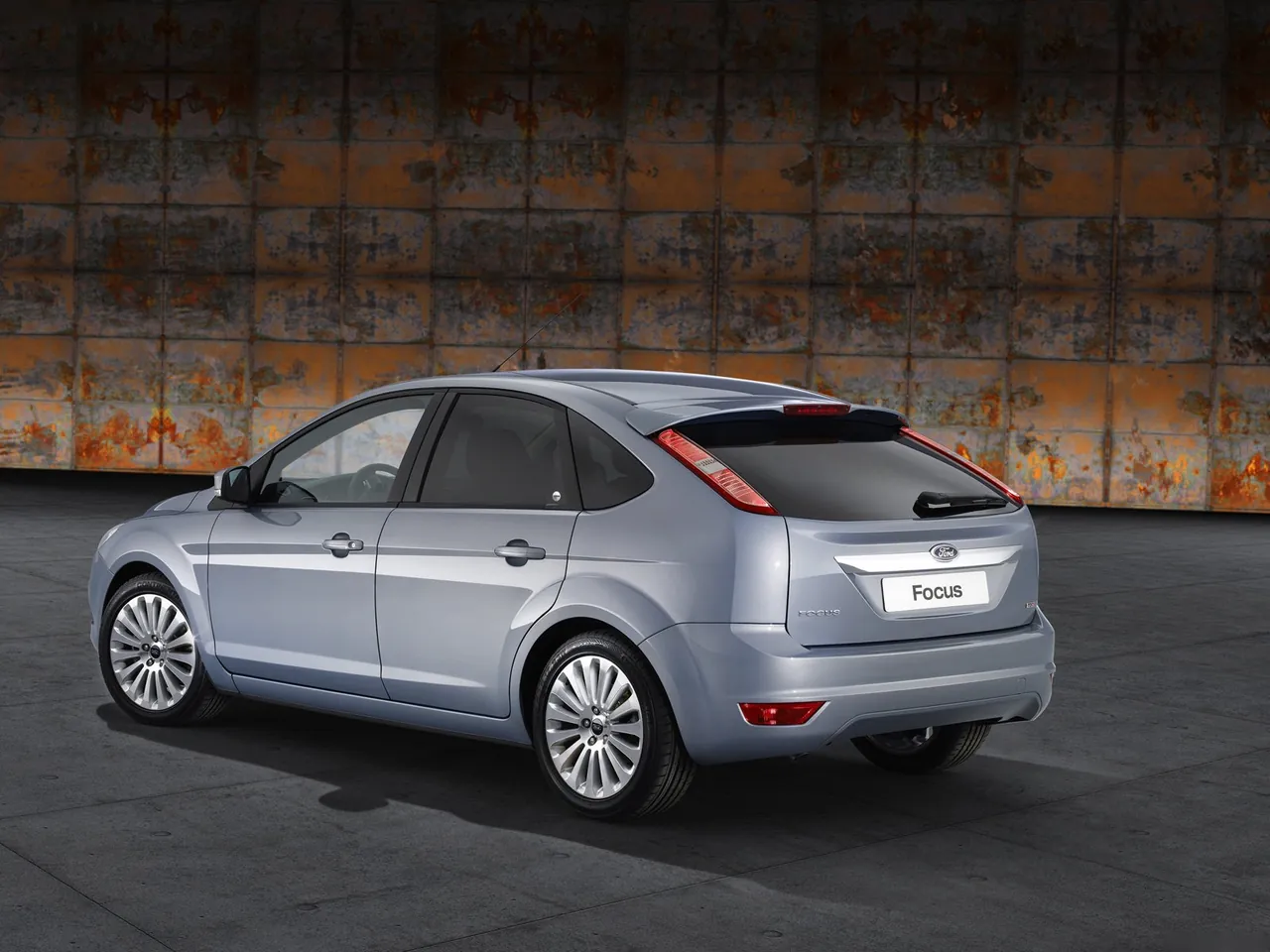 Ford Focus [EU] (2008) – zadní tříčtvrteční pohled