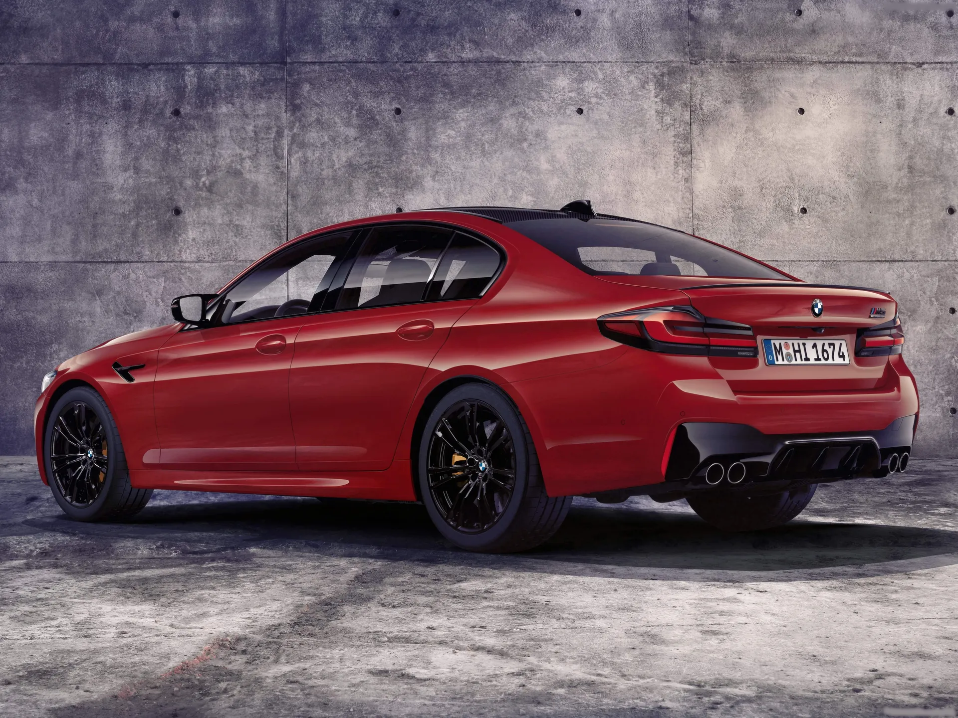 BMW M5 Competition (2021) – zadní tříčtvrteční pohled