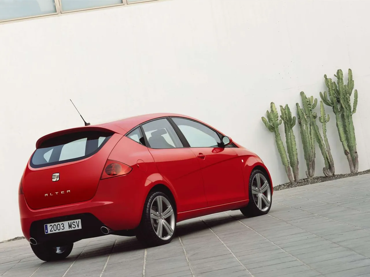 Seat Altea Concept (2003) – zadní tříčtvrteční pohled