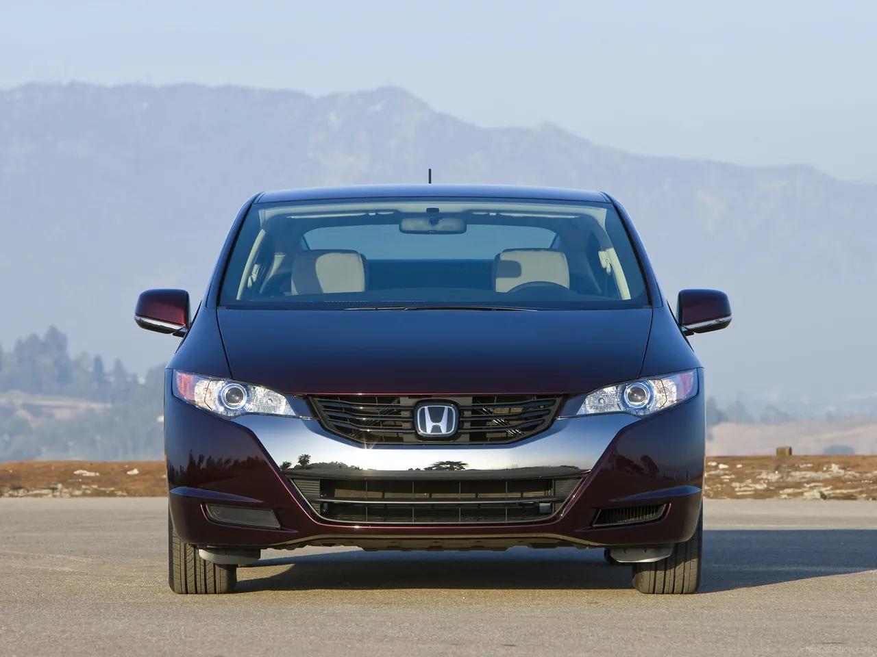 Honda FCX Clarity (2009) – zepředu