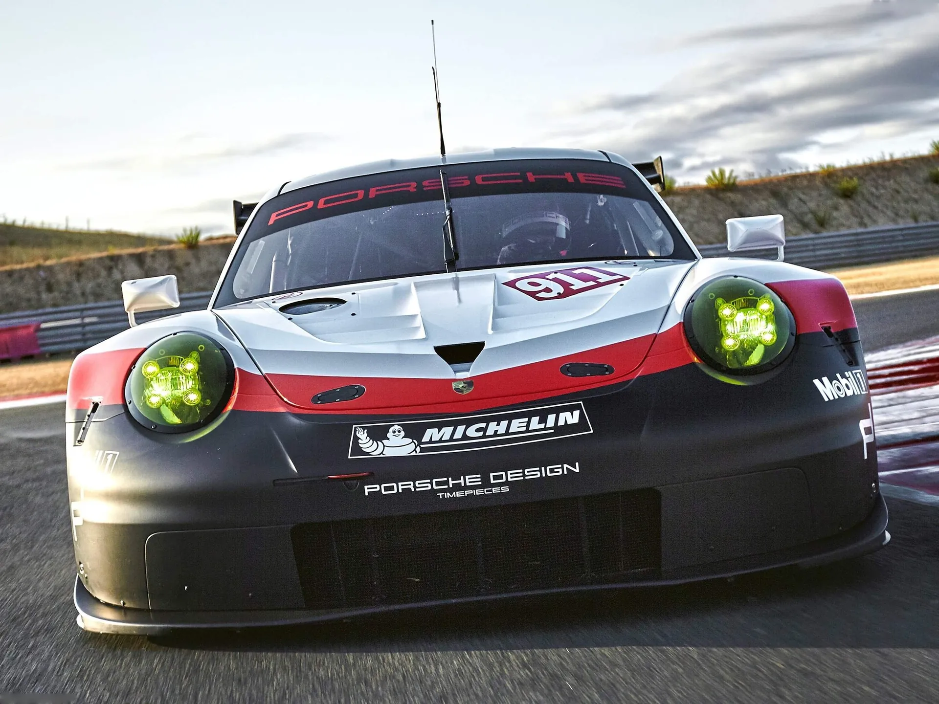 Porsche 911 RSR (2017) – zepředu
