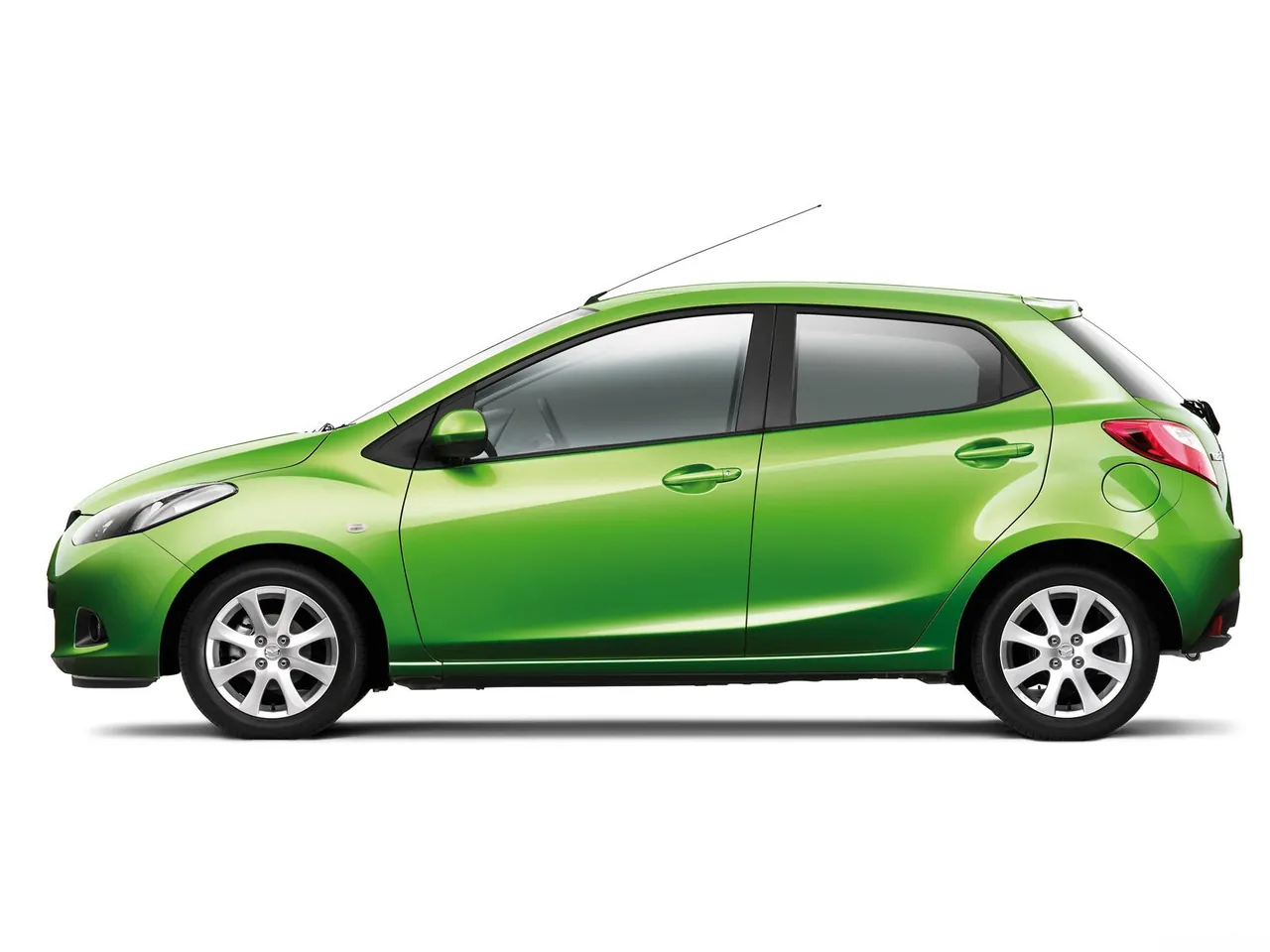 Mazda 2 (2008) – boční profil