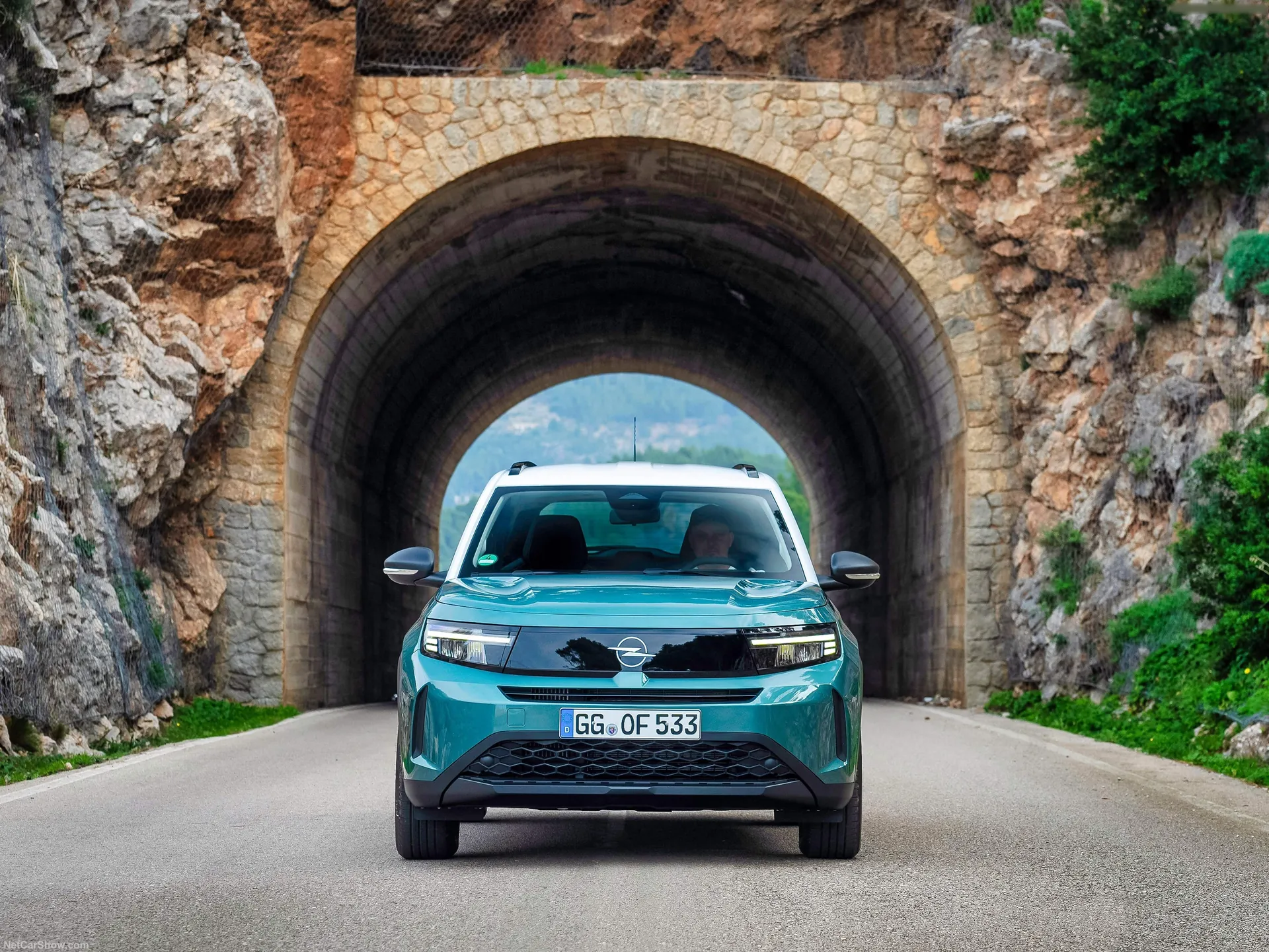 Opel Frontera Hybrid (2025) – zepředu