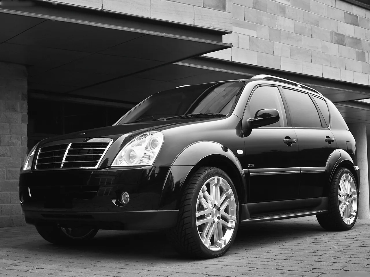 SsangYong Rexton R-Line (2009)