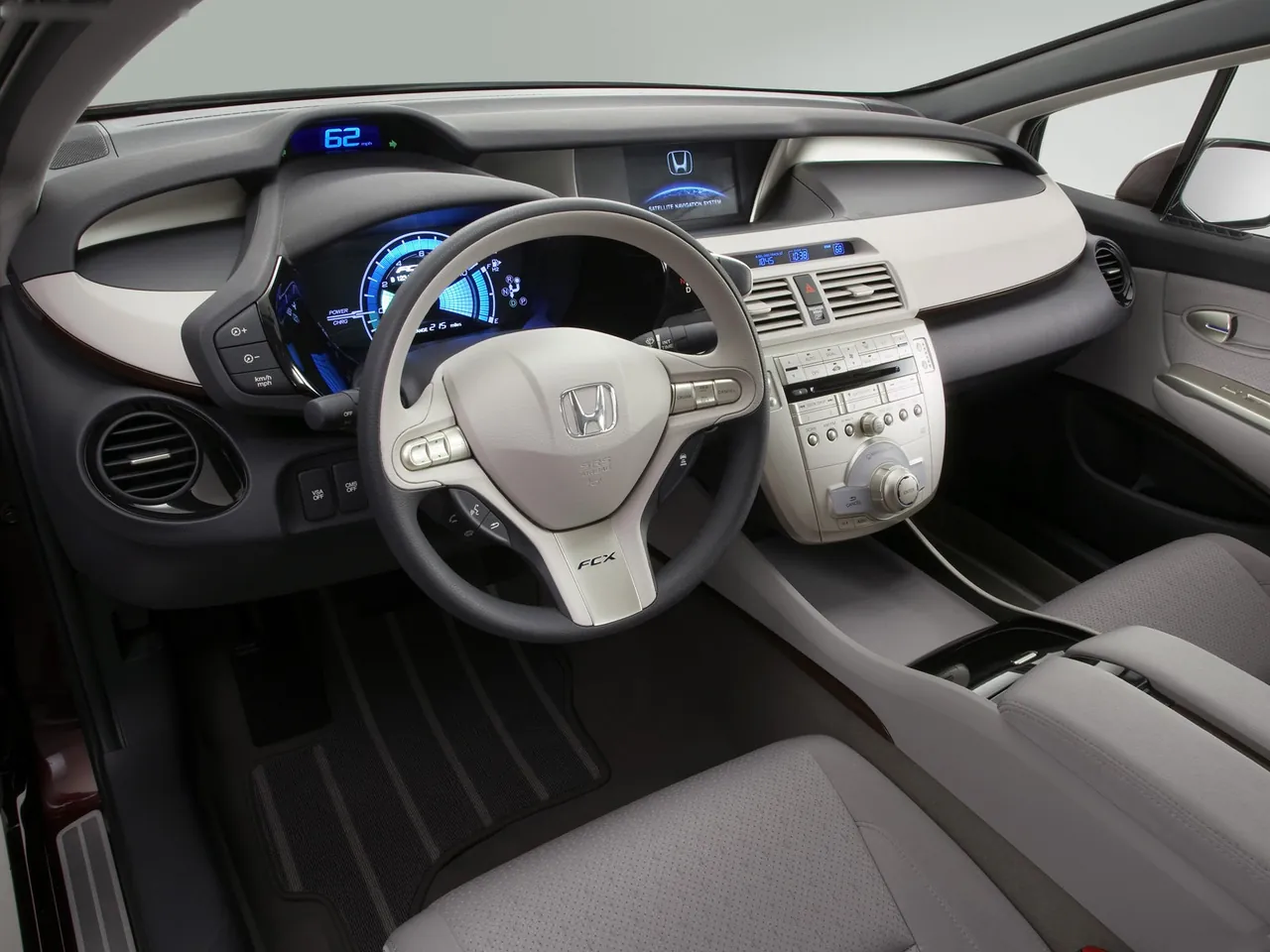 Honda FCX Clarity (2009) – interiér
