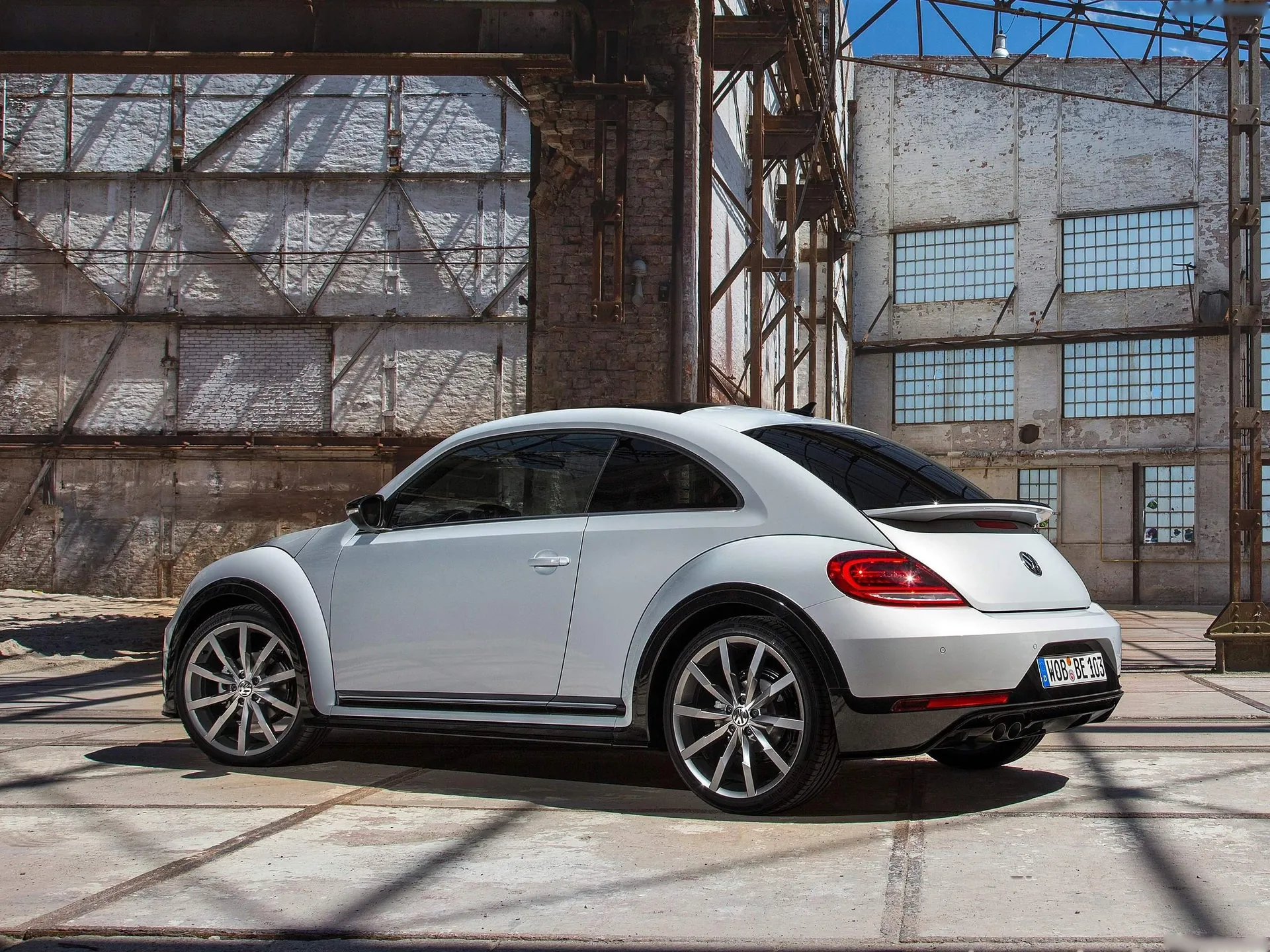 Volkswagen Beetle (2017) – zadní tříčtvrteční pohled