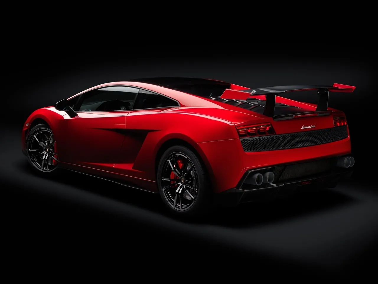 Lamborghini Gallardo LP570-4 Super Trofeo Stradale (2012) – zadní tříčtvrteční pohled