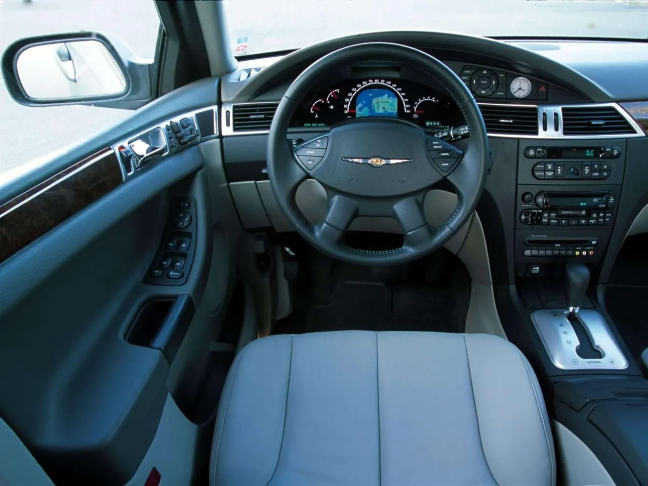 Chrysler Pacifica (2004) – interiér