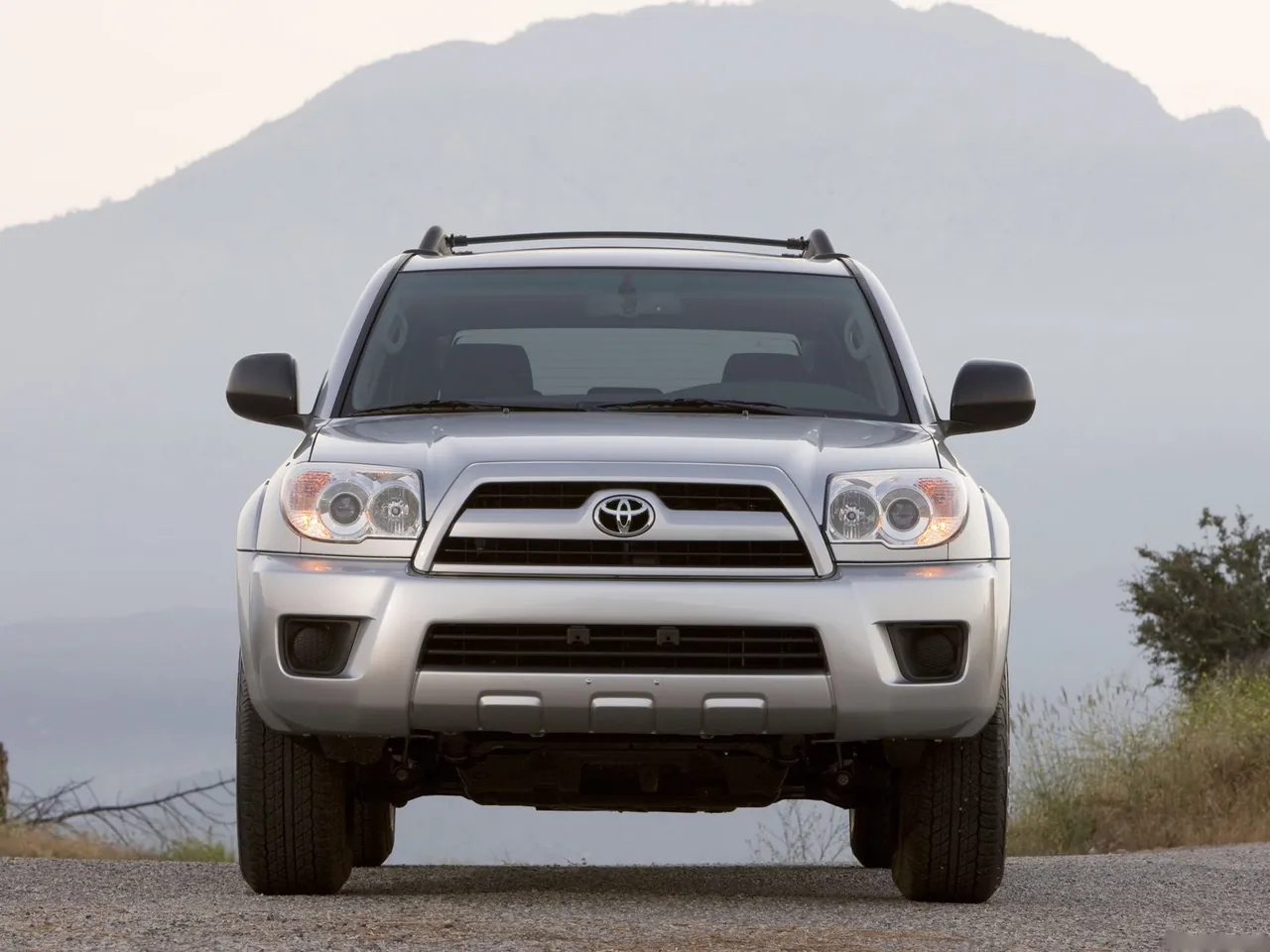 Toyota 4Runner (2009) - Front