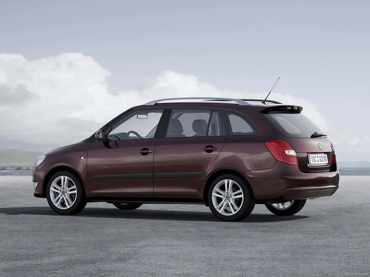 Skoda Fabia Combi (2011) – zadní tříčtvrteční pohled