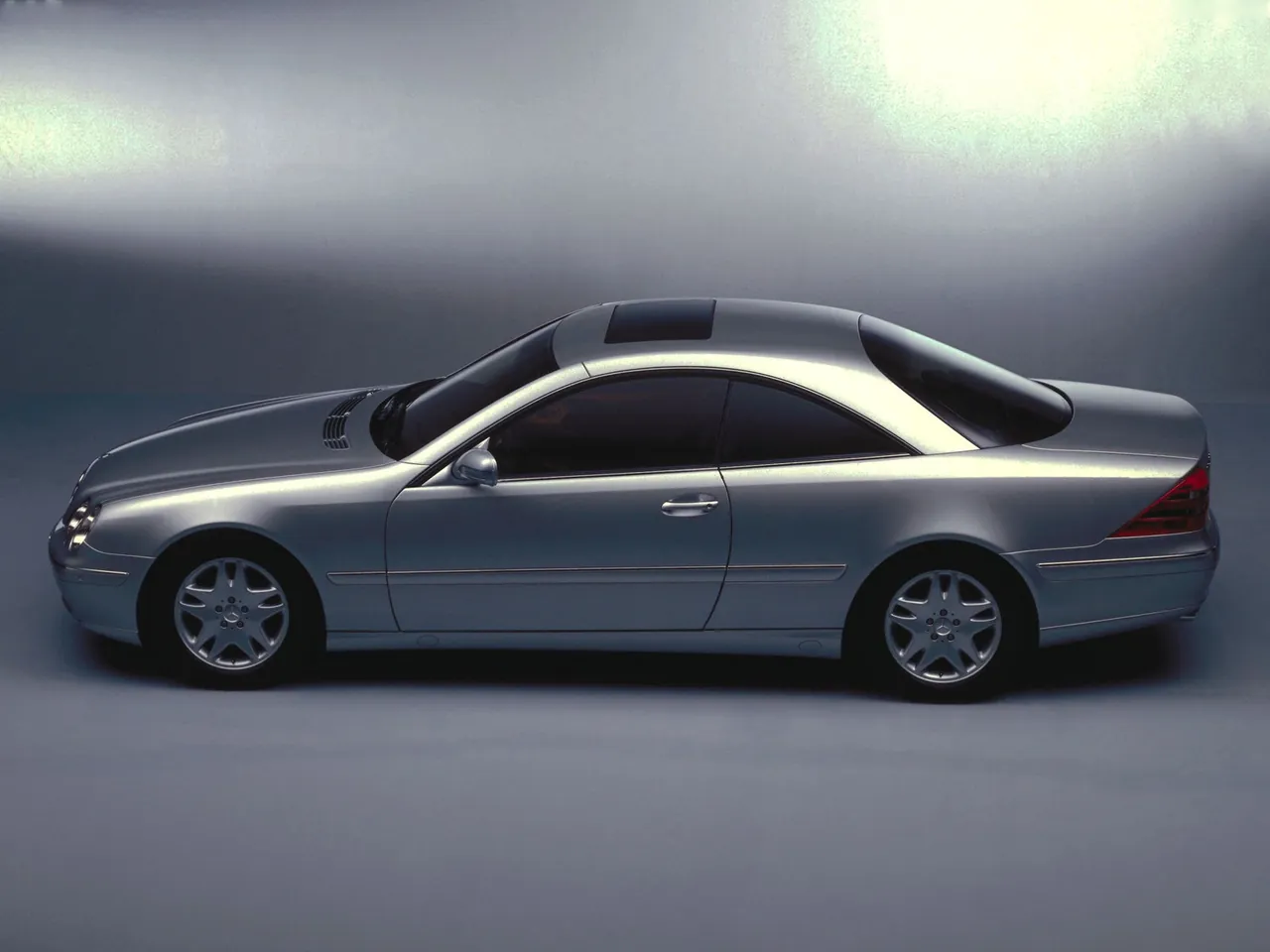Mercedes-Benz CL500 (2000) - Side Profile