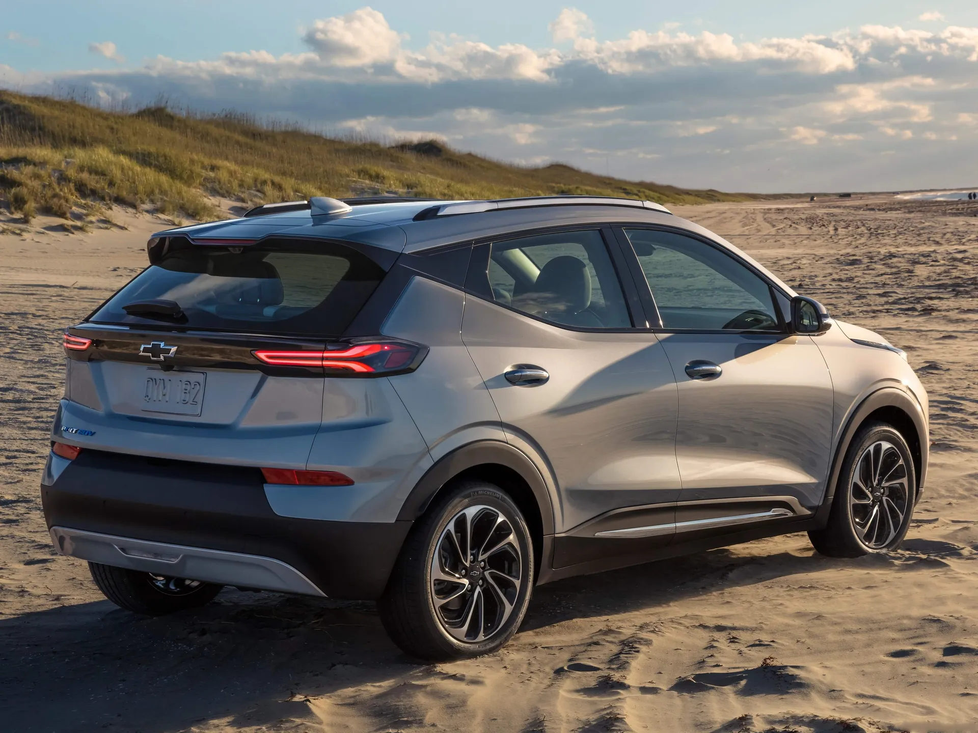 Chevrolet Bolt EUV (2022) – zadní tříčtvrteční pohled