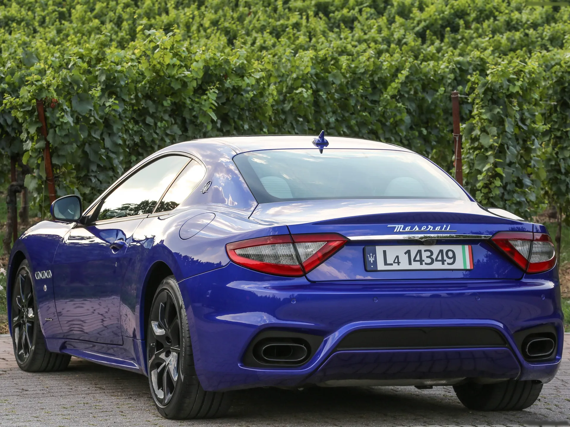 Maserati GranTurismo (2018) – zadní tříčtvrteční pohled
