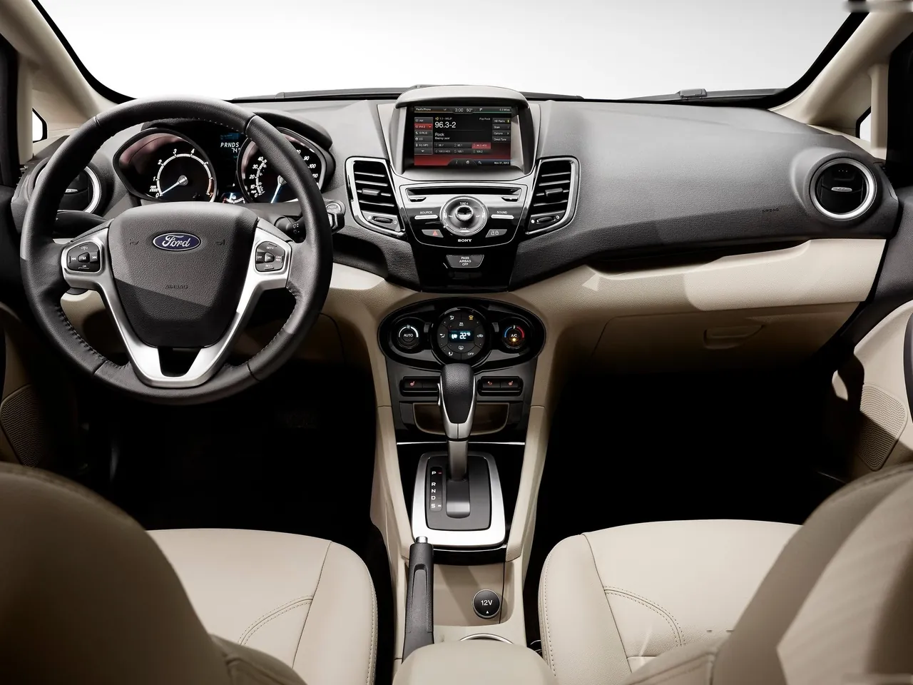 Ford Fiesta (2014) – interiér