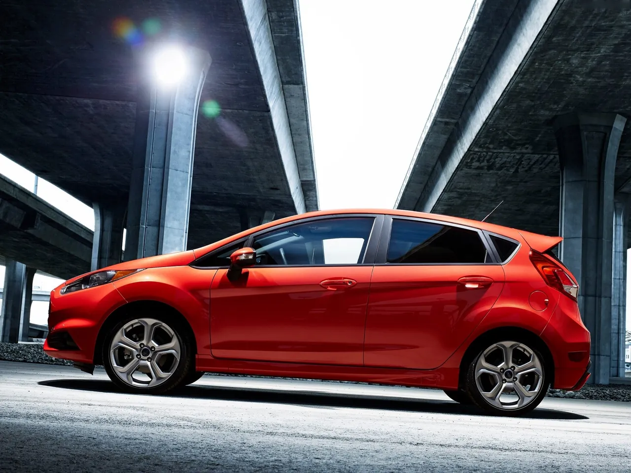 Ford Fiesta ST (2014) – boční profil