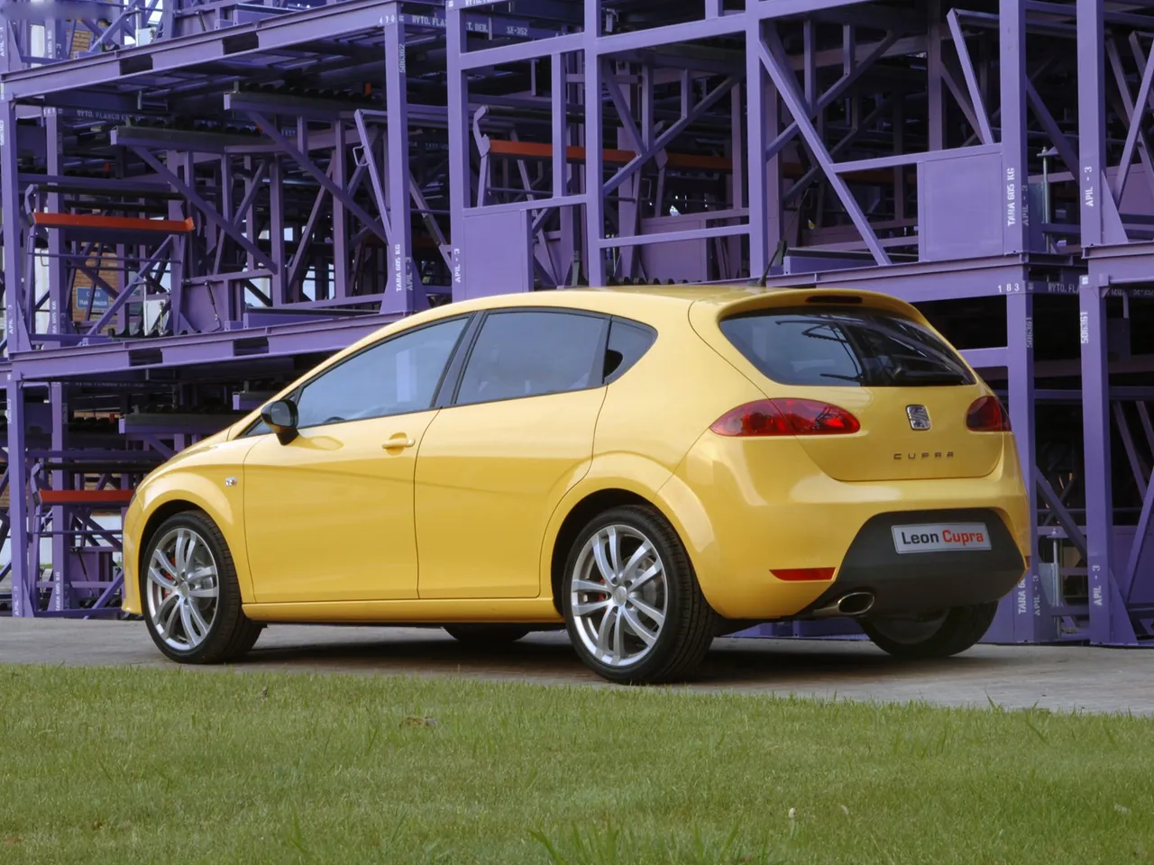 Seat Leon Cupra (2007) – zadní tříčtvrteční pohled