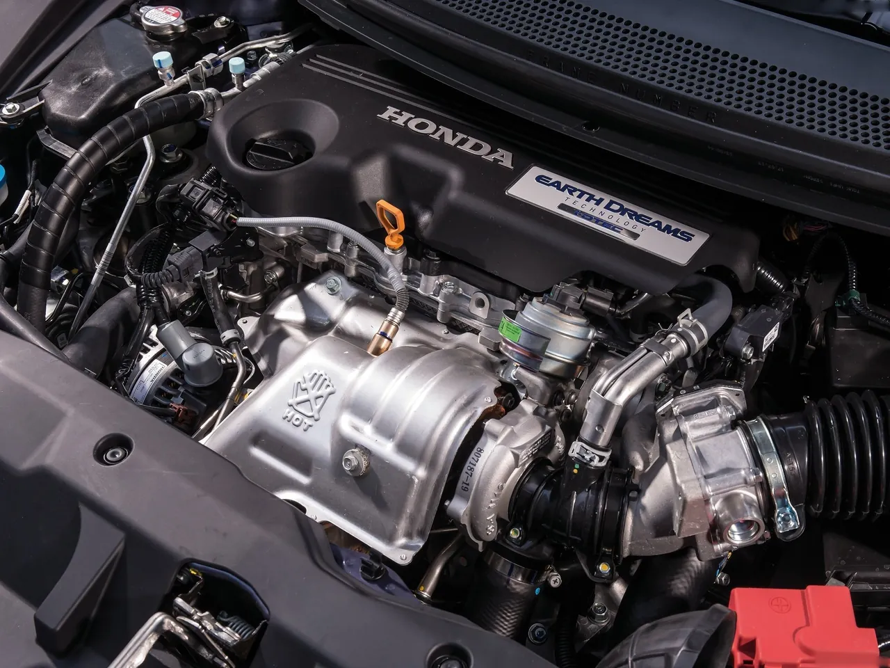 Honda Civic Tourer (2014) – motorový prostor