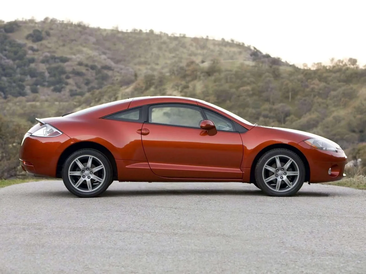 Mitsubishi Eclipse GT V6 (2006) – boční profil