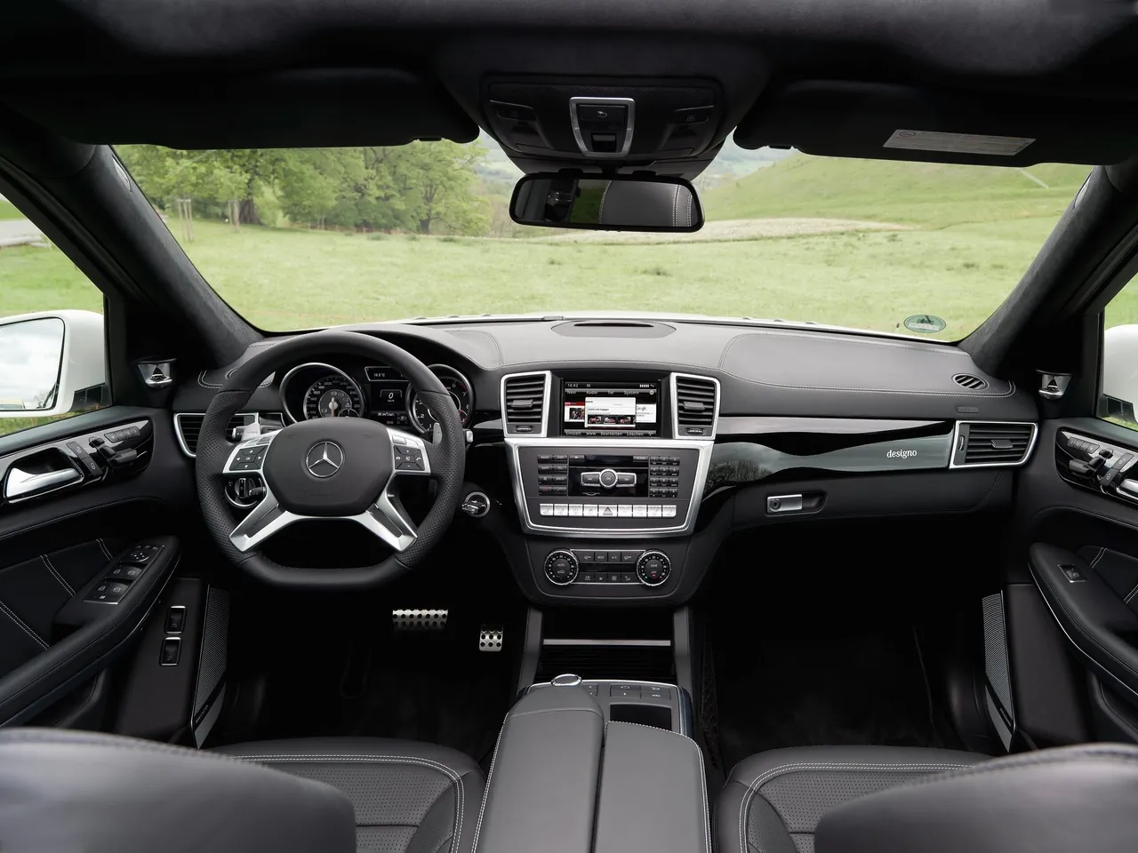 Mercedes-Benz GL63 AMG (2013) – interiér