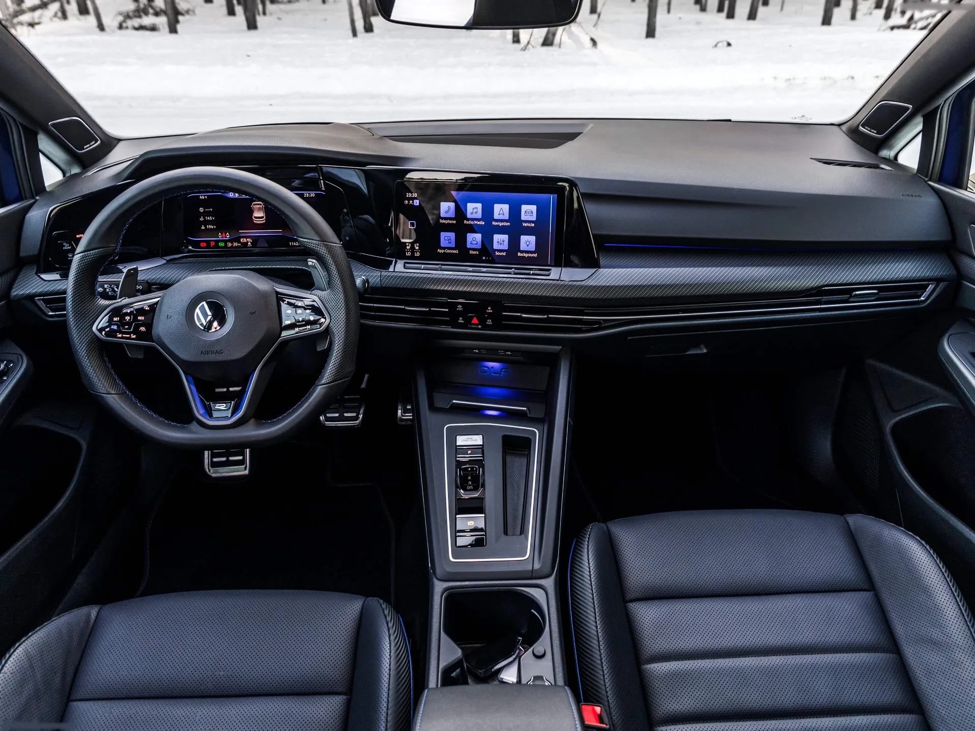 Volkswagen Golf R (2022) – interiér