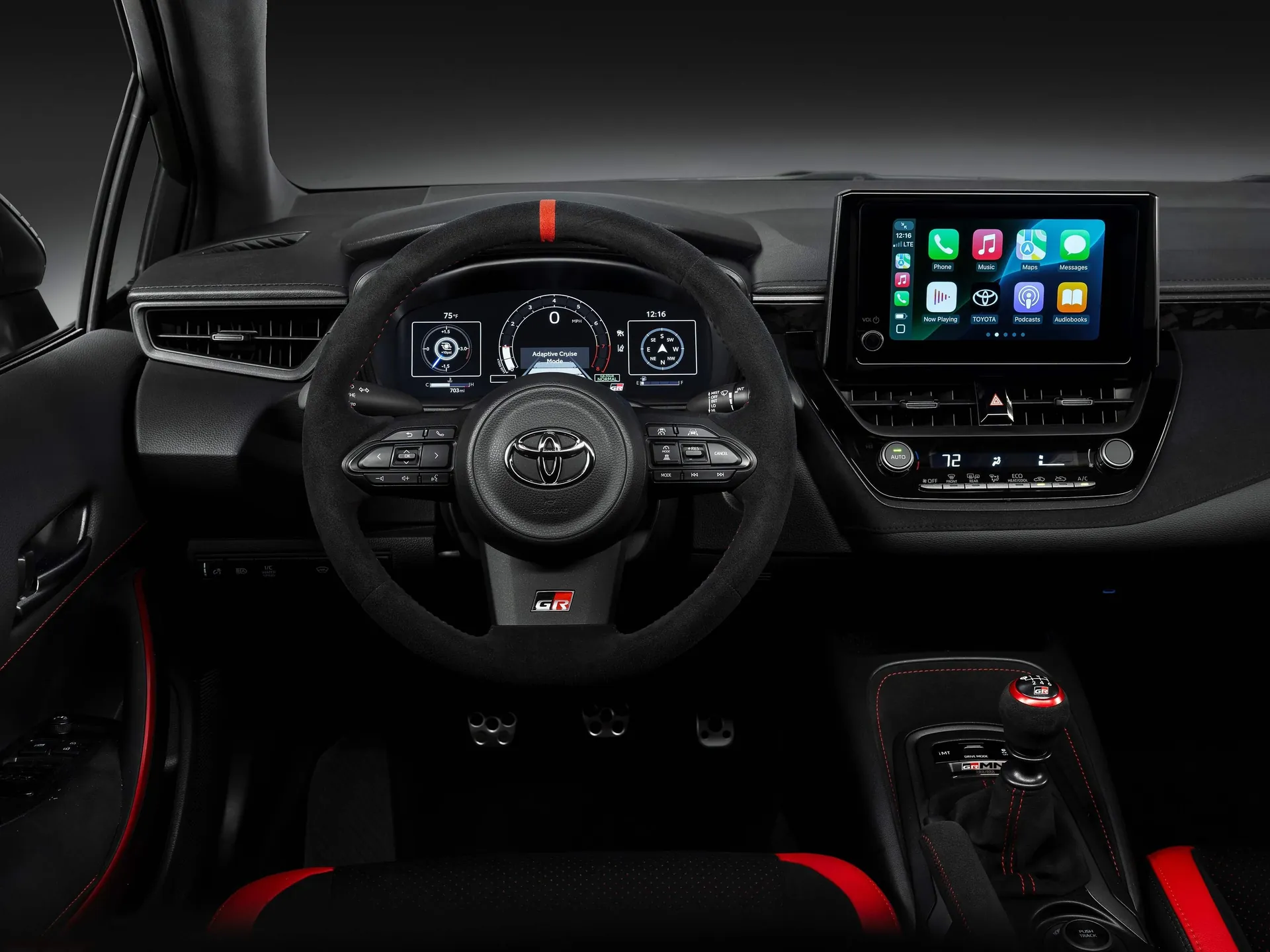 Toyota GRMN Corolla (2026) – interiér
