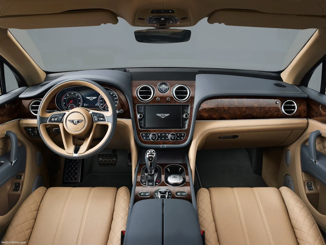 Bentley Bentayga (2016) – interiér