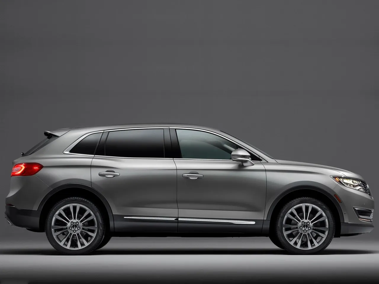 Lincoln MKX (2016) – boční profil