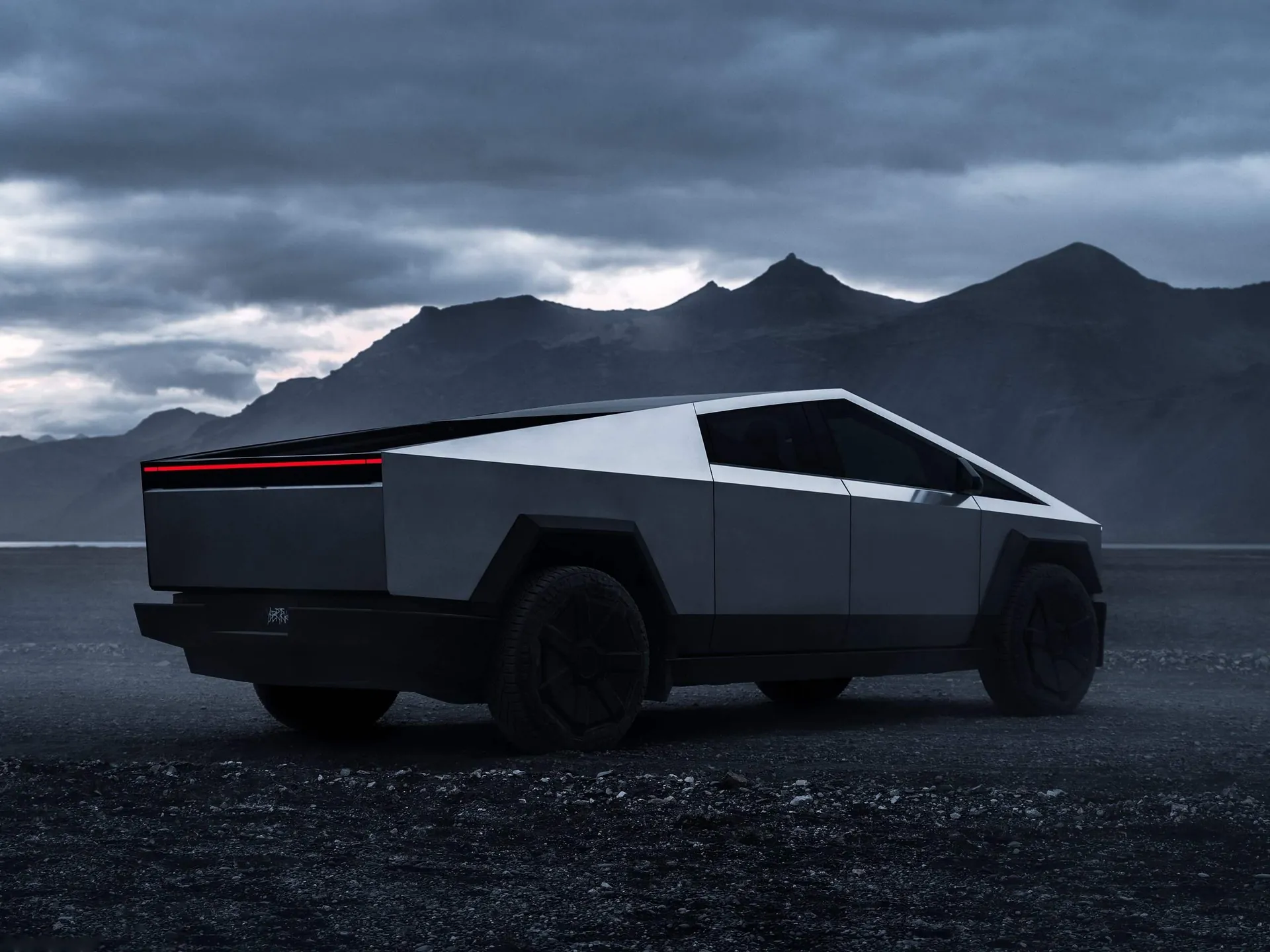 Tesla Cybertruck (2025) – zadní tříčtvrteční pohled