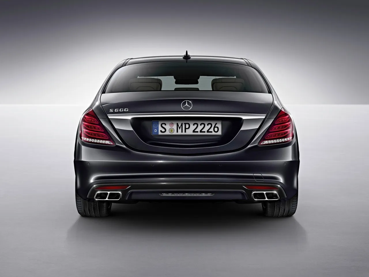 Mercedes-Benz S600 (2015) - Rear