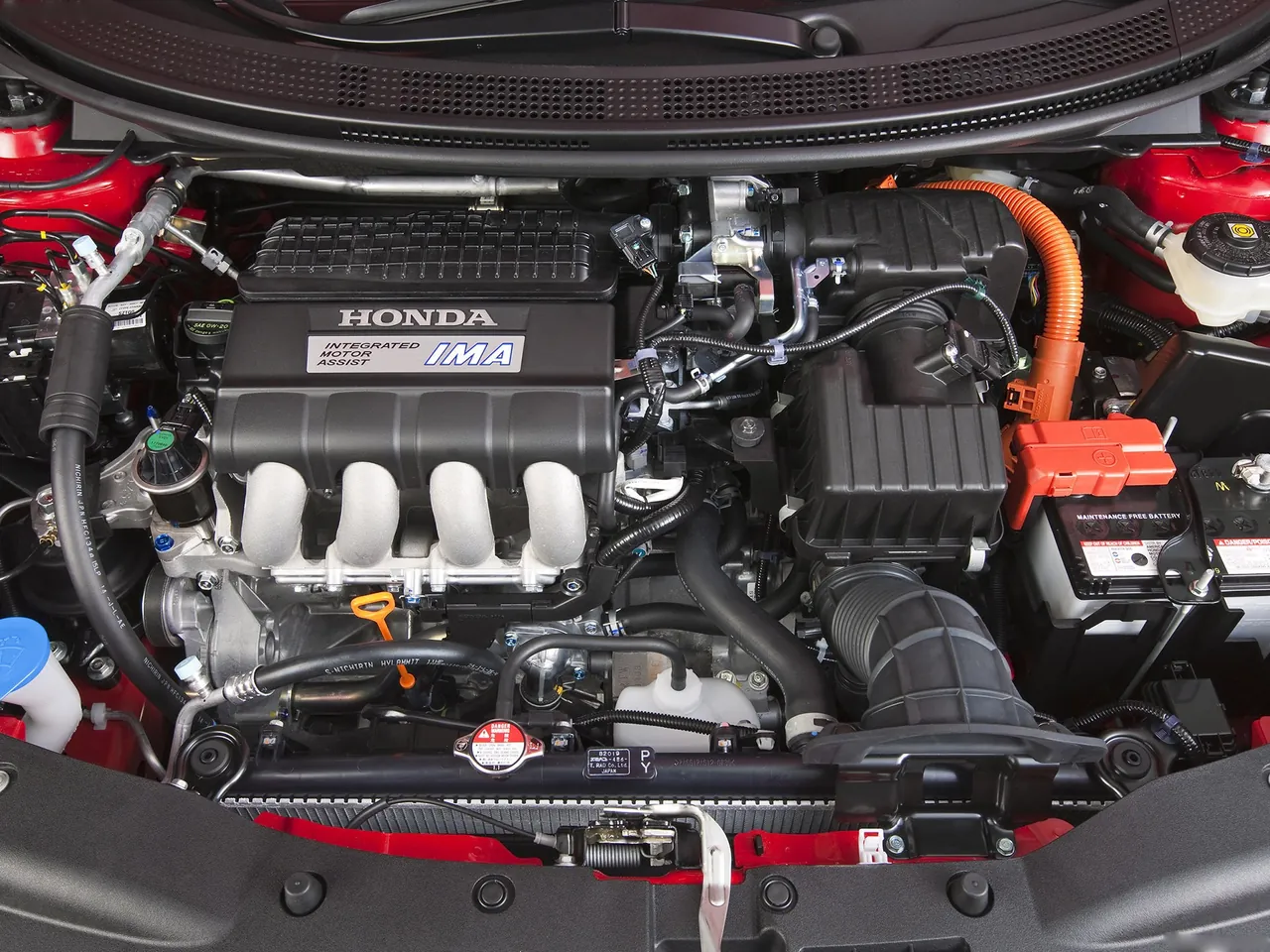 Honda CR-Z (2011) – motorový prostor